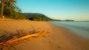 Great Barrier Riff und der tropische Regenwald in Queensland